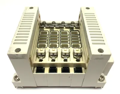 VV5Q11-04N3FS0-D0RS | SMC  Plug In Manifold Assembly 4-Port - Used