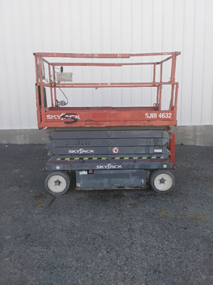 USED 2015 Skyjack SJ4632
