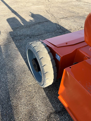 USED 2016 JLG E450AJ