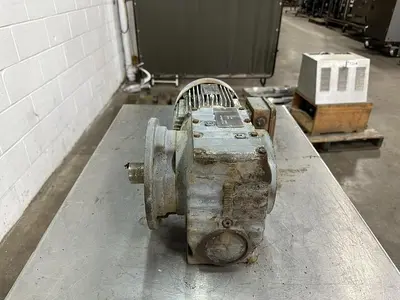 USED SEW-EURODRIVE SAF67DT90S4