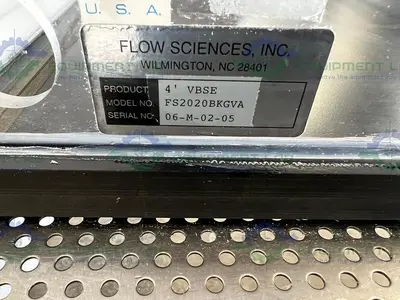 USED FLOW SCIENCES FS2020BKGVA 4' VENTED BALANCE SAFETY ENCLOSURE W/ FS-410-SS MOTOR
