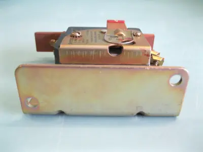 Square D CL9065 Series B 125V Overload Relay Switch Type AFO-IL E3