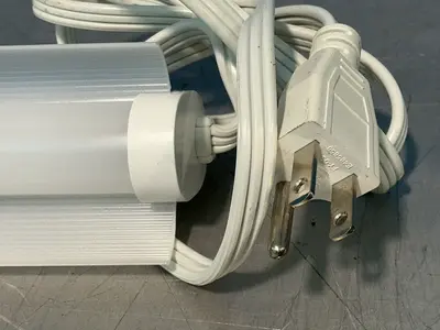 Used LITHONIA LIGHTING SHLP 36IN 40K 80CRI DNA Lighting Ohio US | HGR 24 #1489699