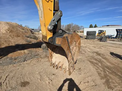 Used 2019 LIEBHERR R924 LC Crawler Excavators Utah US | Berry Machinery #910866