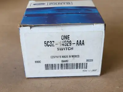NEW FORD 5C3Z-14529-AAA