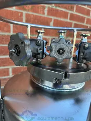 USED ALLOY PRODUCTS 10 LITER STAINLESS STEEL PROCESS / PRESSURE VESSEL 40 PSI