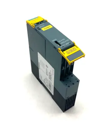 USED SIEMENS SIRIUS SAFETY RELAY, OUTPUT EXP.