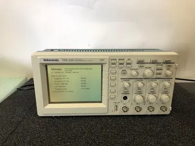 TEKTRONIX TDS 224 OSCILLOSCOPE