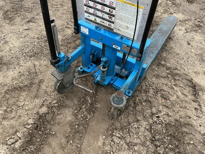 Used _UNKNOWN_ _UNKNOWN_ Pallet Jacks Michigan US | Miedema Asset Management Group #1414686