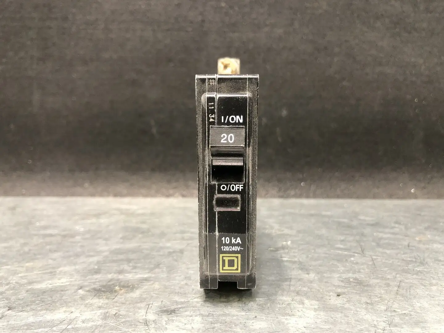 NEW SQUARE D QOB120