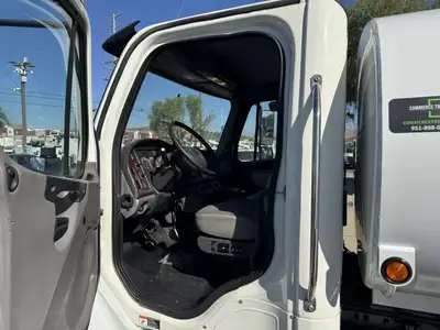 Used 2022 FREIGHTLINER M2 Carhaulers California US | Commerce Truck Equipment Sales #1547749