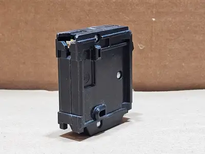 New | in-Stock SCHNEIDER ELECTRIC CHOM120 Switchgears British Columbia CA | Lenmark #1438324