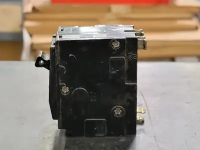 USED SQUARE D QO230