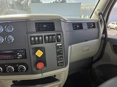 USED 2018 PETERBILT 579