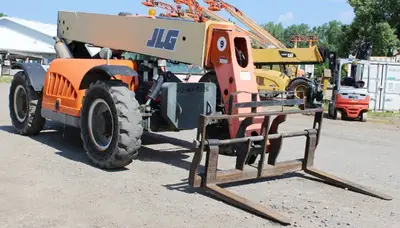 JLG Telescopic Articulating Forklift Telehandler  G 943 A