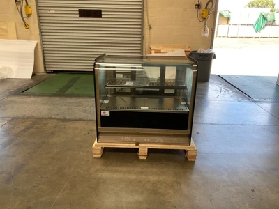 171-0276 Countertop Self Contained Full Service Bakery Case Cooler