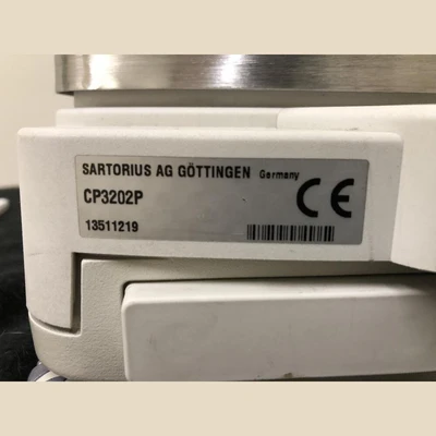 USED 2001 SARTORIUS CP3202S