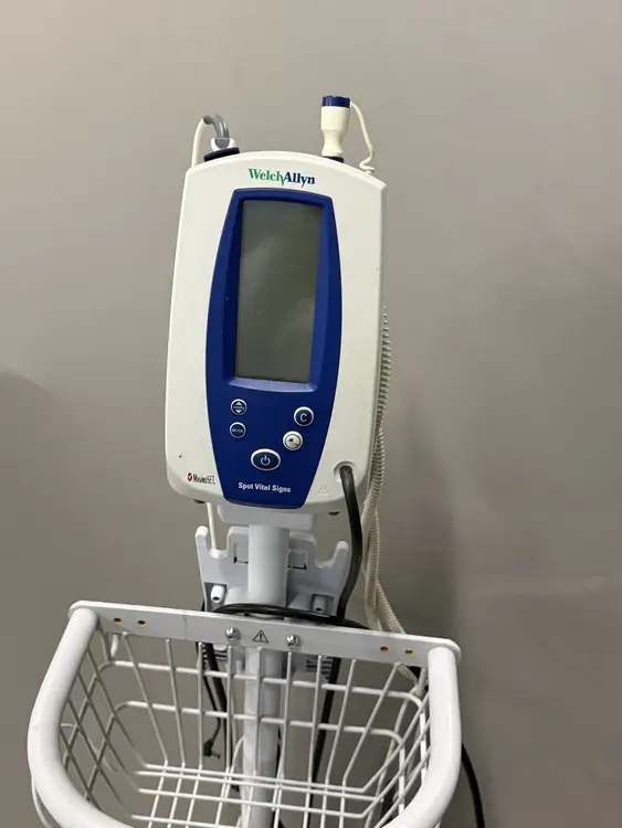 Used Welch Allyn Spot Vital Signs 420 Series Patient Monitors Texas US | PT Medical Technologies #1458680