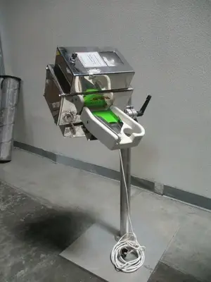 Barkley & Dexter Metal Tracker / Metal Detector for pharma or other uses