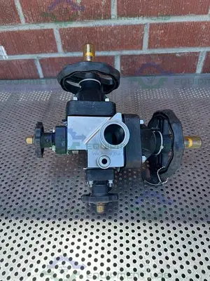 USED 4 ITT PURE FLO STAINLESS STEEL DIAPHRAGM VALVE W/ 1/2" - 1 1/2 SANITARY FITTINGS