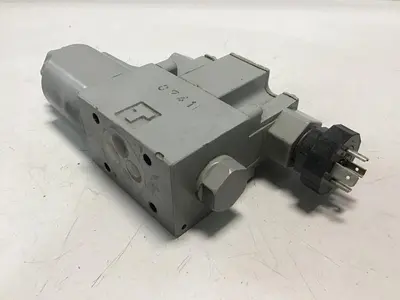 USED TOKIMEC DG4V-3-33C-M-AP7-H-7-52