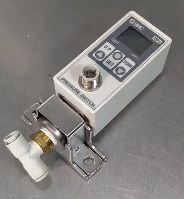 SMC ISE70-02-67-M Pressure Switch Loc6C3