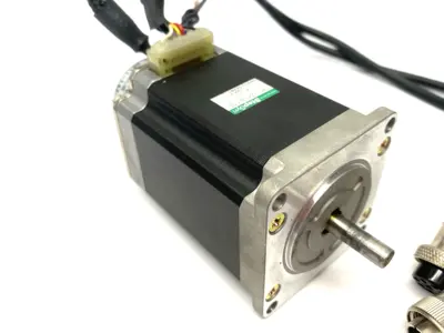 Used Sanyo Denki Step-Syn 2-Phase Stepping Motor 1.8º Step Angle 3A Brushless Motors Michigan US | Maverick Industrial Sales #1392428