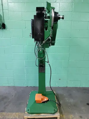 Used MILFORD 256 RIVET MACHINE Riveters CA | B & B RIVET MACHINE #746475