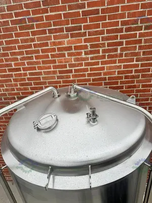 Used BLACKSTONE VENTURES 4700 LITER /30 BBL  STAINLESS STEEL JACKETED FERMENTATION TANK Reactors California US | Equipment Lab #1262710