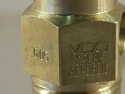 NEW VDO 323-803-001-032D