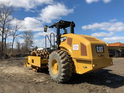 Used 2013 CATERPILLAR CP56B Single Drum Rollers New York US | Abele Tractor #1343185