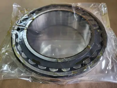 NEW SKF 23028 CC/W33