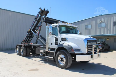 New | in-Stock 2025 MACK GRANITE 64BR Rolloff Trucks Texas US | Roll Off Truck World #1491930