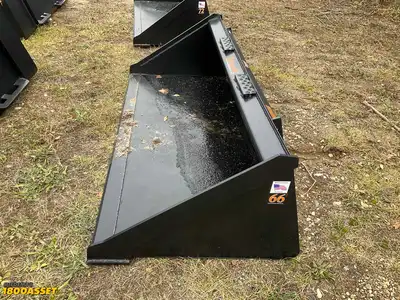 New Tomahawk 66” skid steer bucket, welded on high carbon cutting edge, skid steer quick attach