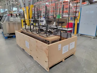 USED 2018 BY THE GLASS F811630