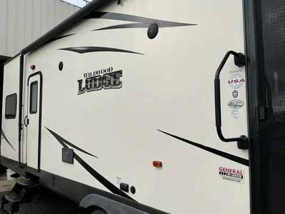 Used 2017 WILDWOOD LODGE 394FKDS Campers, Caravans, Motorhomes Michigan US | Miedema Asset Management Group #1402838