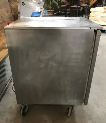 VICTORY UR-27-SST Under Counter Refrigerator w/Stainless Steel Top