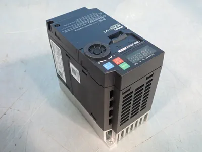 NEW OMRON 3G3MX2A2004V2