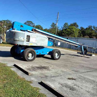 USED 2014 Genie S-85