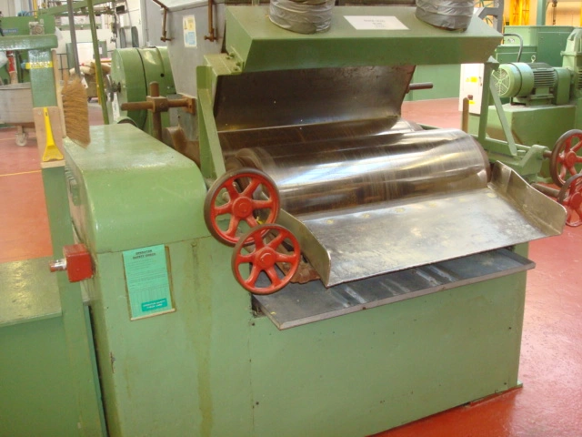 Marchant Hoz Triple Roll Mill