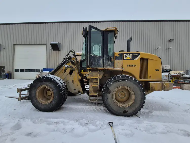 Used 2010 CATERPILLAR 930H Skid Steer Loaders British Columbia CA | Lenmark #914068