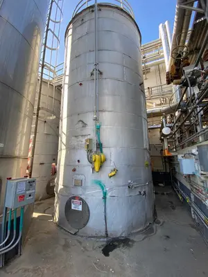 9,000 Gallon SS Vertical Tank