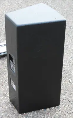 Biamp Community V2-28 Dual 8-inch 2-Way Full-Range Speaker 300W