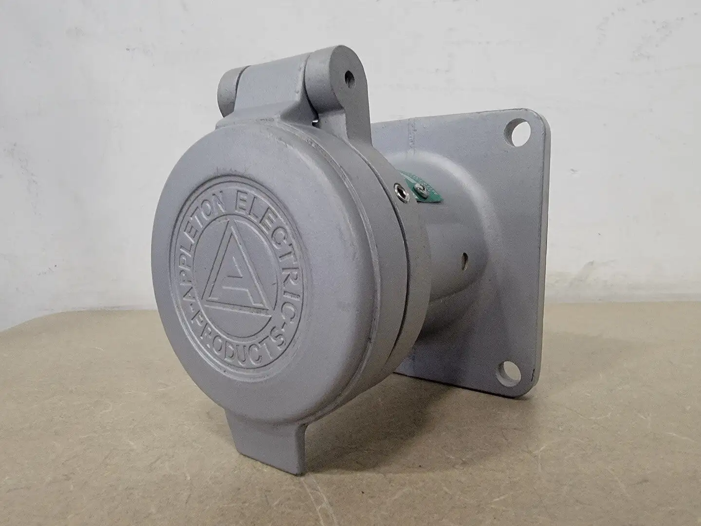 USED APPLETON ADR6033