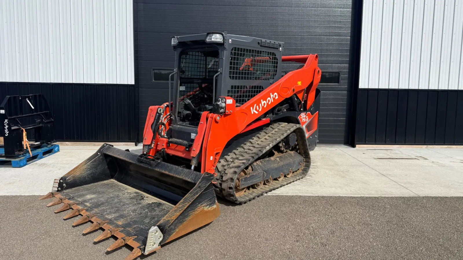 USED 2023 Kubota SVL75-3