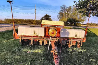 Used 1984 INTERNATIONAL 800 CYCLO AIR PLANTER Planters Michigan US | Proxy Equipment #1385117