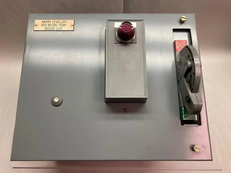 Used ALLEN-BRADLEY YUB806422/1AW Miscellaneous Equipment (Electrical & Power) Ohio US | Surplus Asset Holdings #1210307