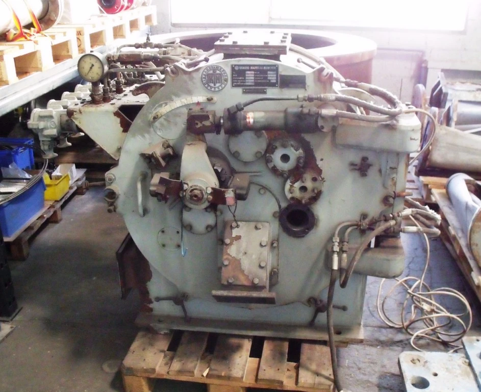 Krauss-Maffei HZ 63 peeler centrifuge, rubber-lined.