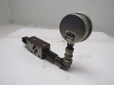 Toyo-Oki Hytegra 12HI Hydraulic Valve W/Gauge