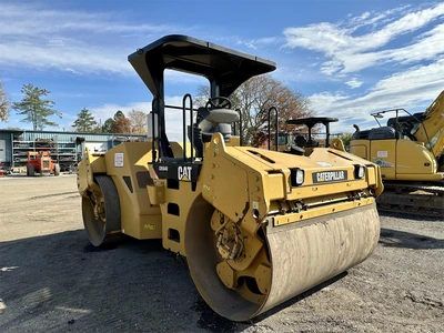 Used 2009 CATERPILLAR CB-564D Tandem Rollers New York US | Abele Tractor #1343073